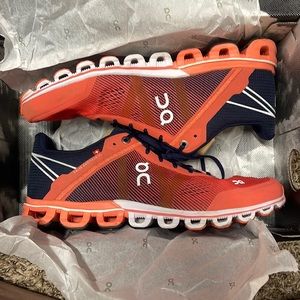 Womens oncloud sneakers